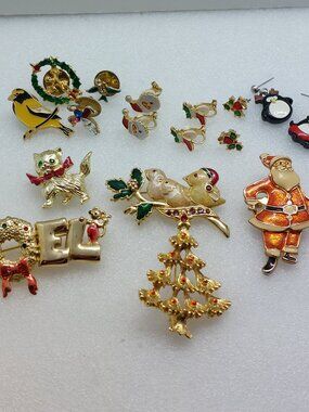 Lot of Christmas Enamel Brooch / Pin & Earrings Tree, Santa, Birds, Cat